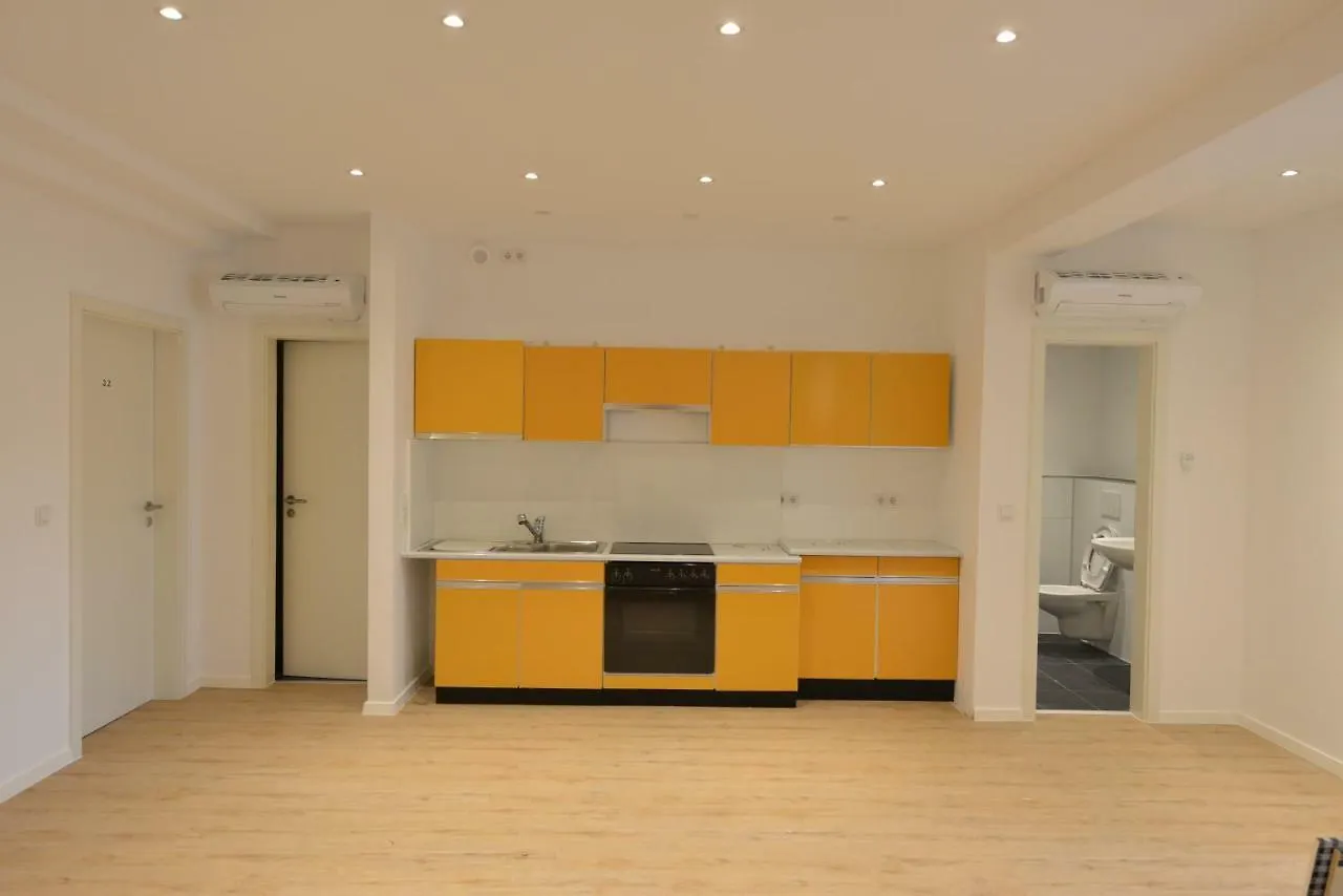 Studio-Apartment Am Wehrhahn 38 뒤셀도르프
