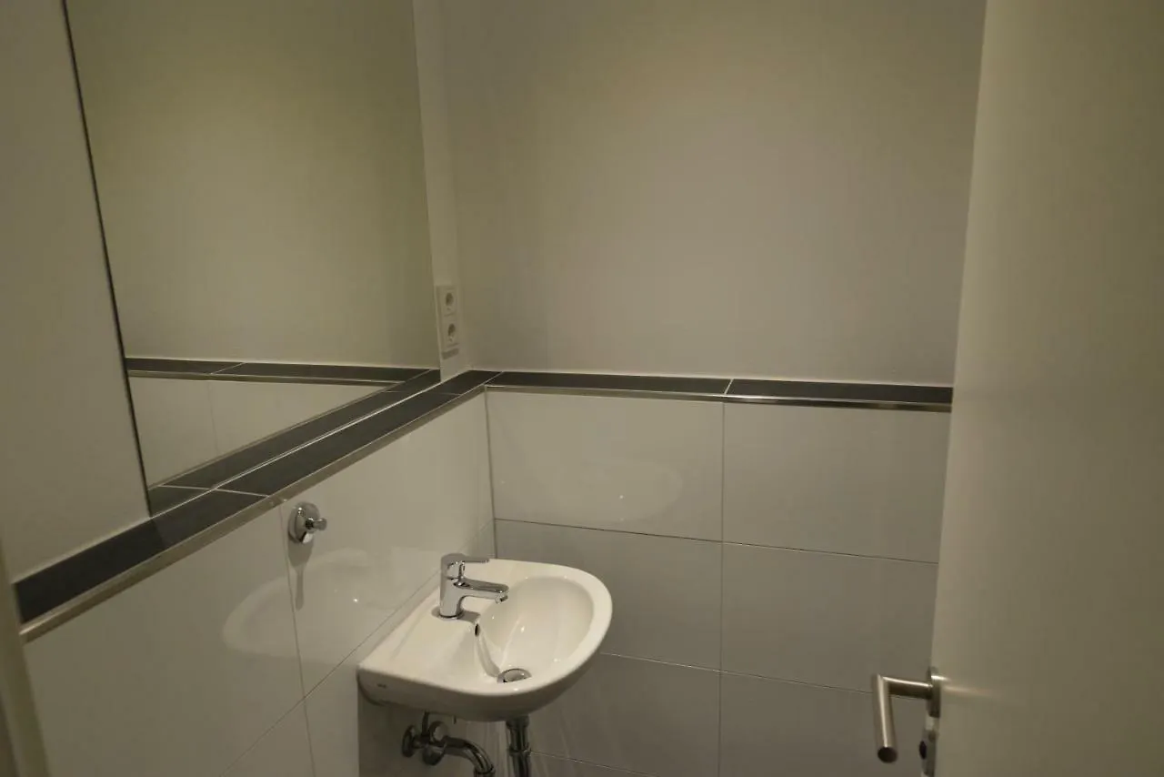 Studio-Apartment Am Wehrhahn 38 뒤셀도르프 독일