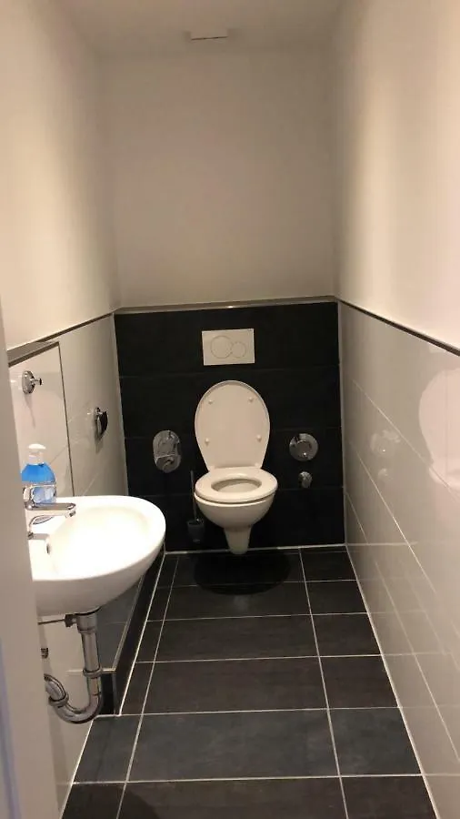 Studio-Apartment Am Wehrhahn 38 뒤셀도르프 아파트